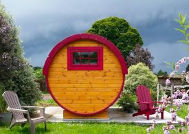 Schlafen im Fass – originelle Unterkunft im Jardin du Clos Fleuri (Jullouville)