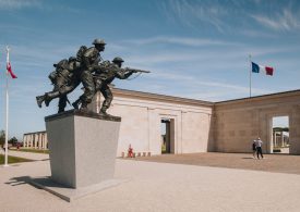 Die „D-Day-Skulptur“ von David Williams-Ellis