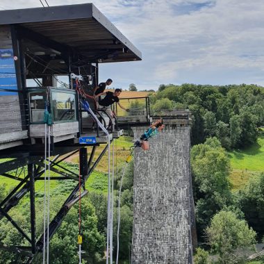 Bungee Jumping am Souleuvre-Viadukt