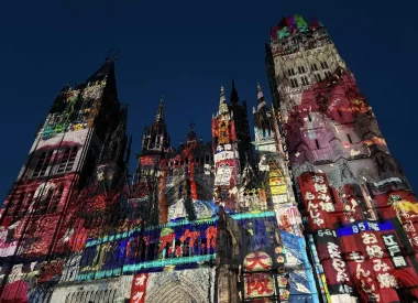 In der Galerie öffnen: Lichtshow Cathédrale de Lumière Rouen Cathédrale de Lumière Rouen