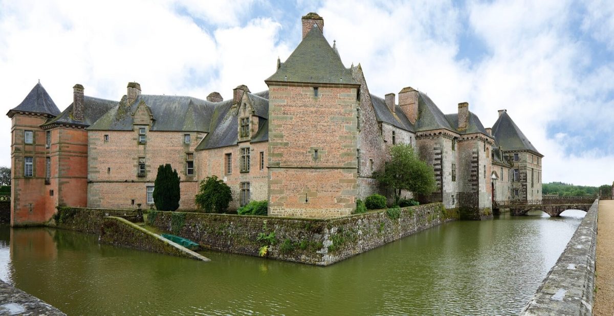 Schloss Carrouges mit Wassergraben