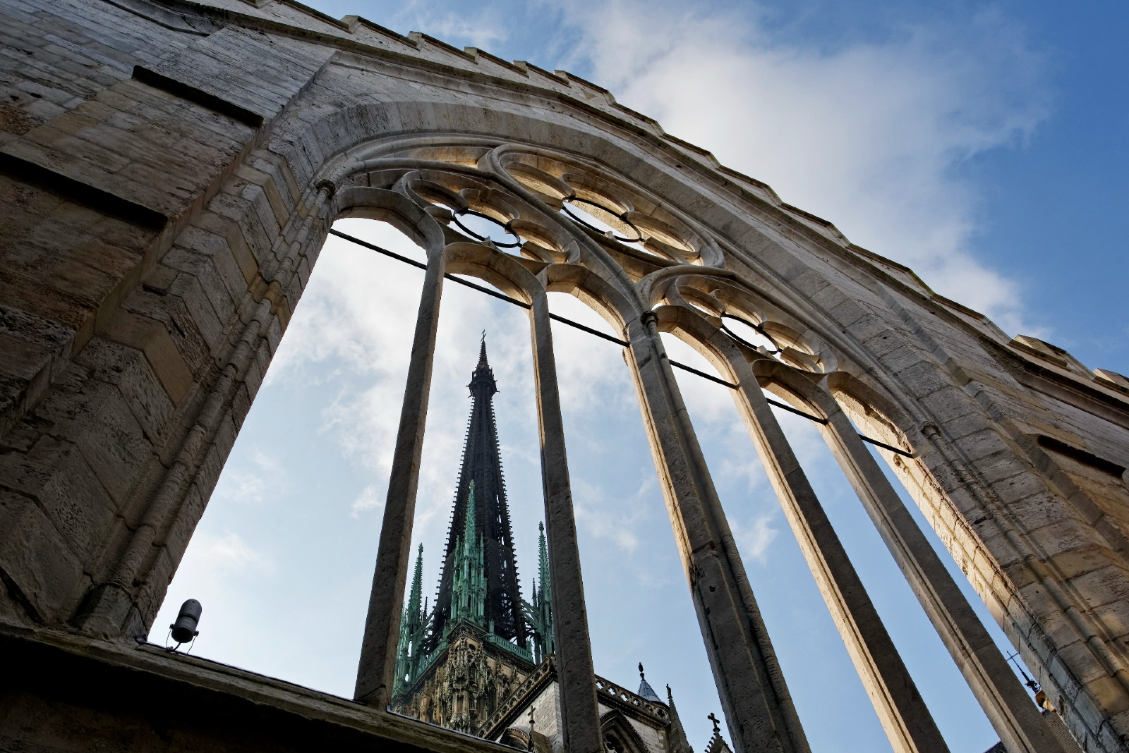 Blick auf die Kathedrale in Rouen, Rue Saint Romain